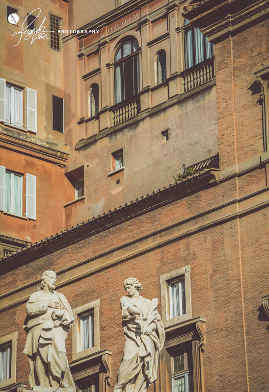 Couple Statue - Vatican City
